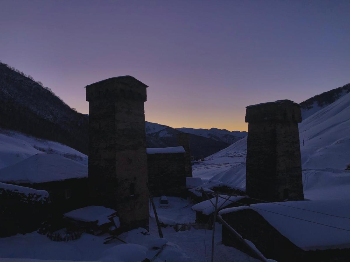Old House Hotel Ushguli Exterior photo