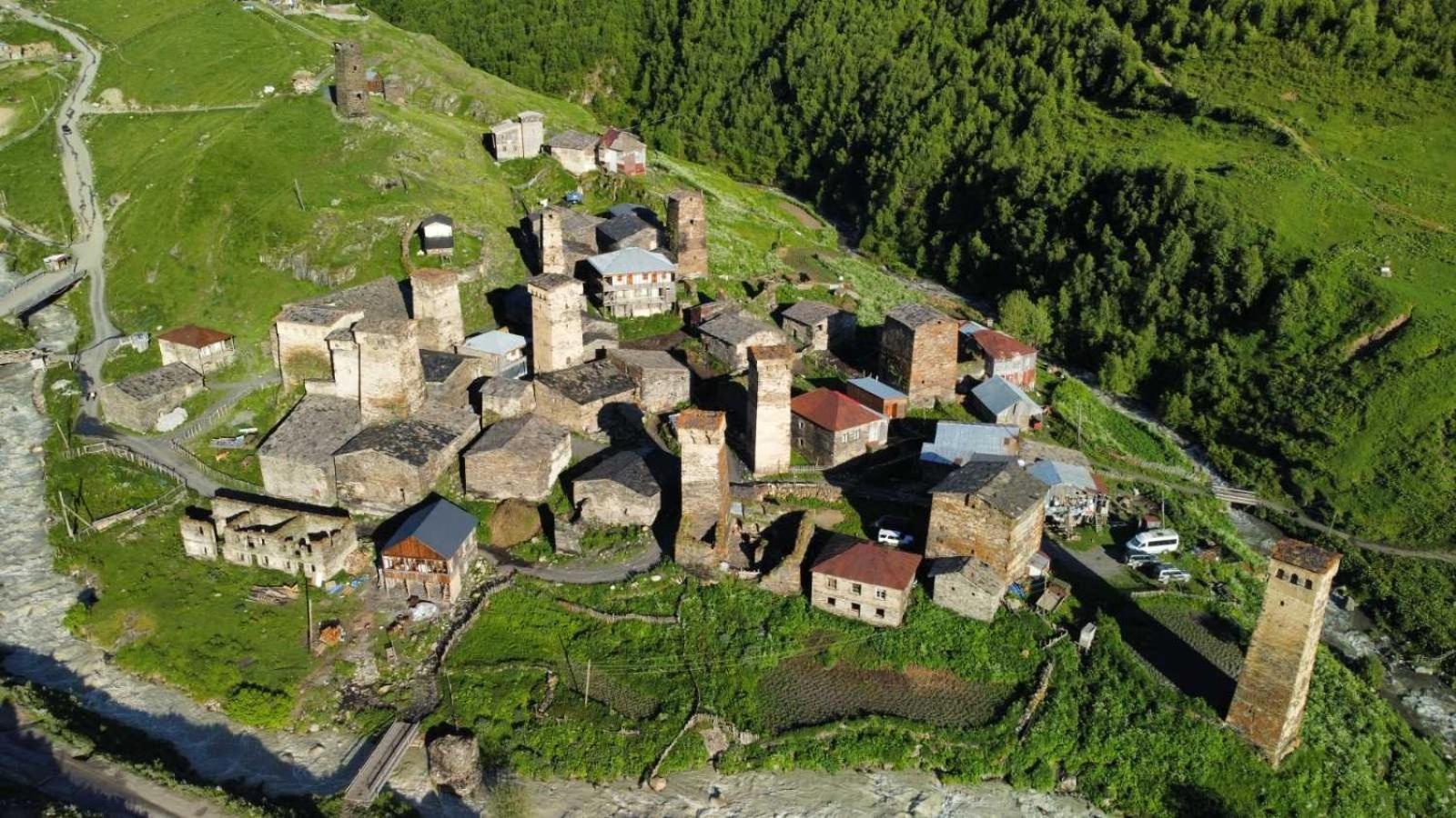 Old House Hotel Ushguli Exterior photo