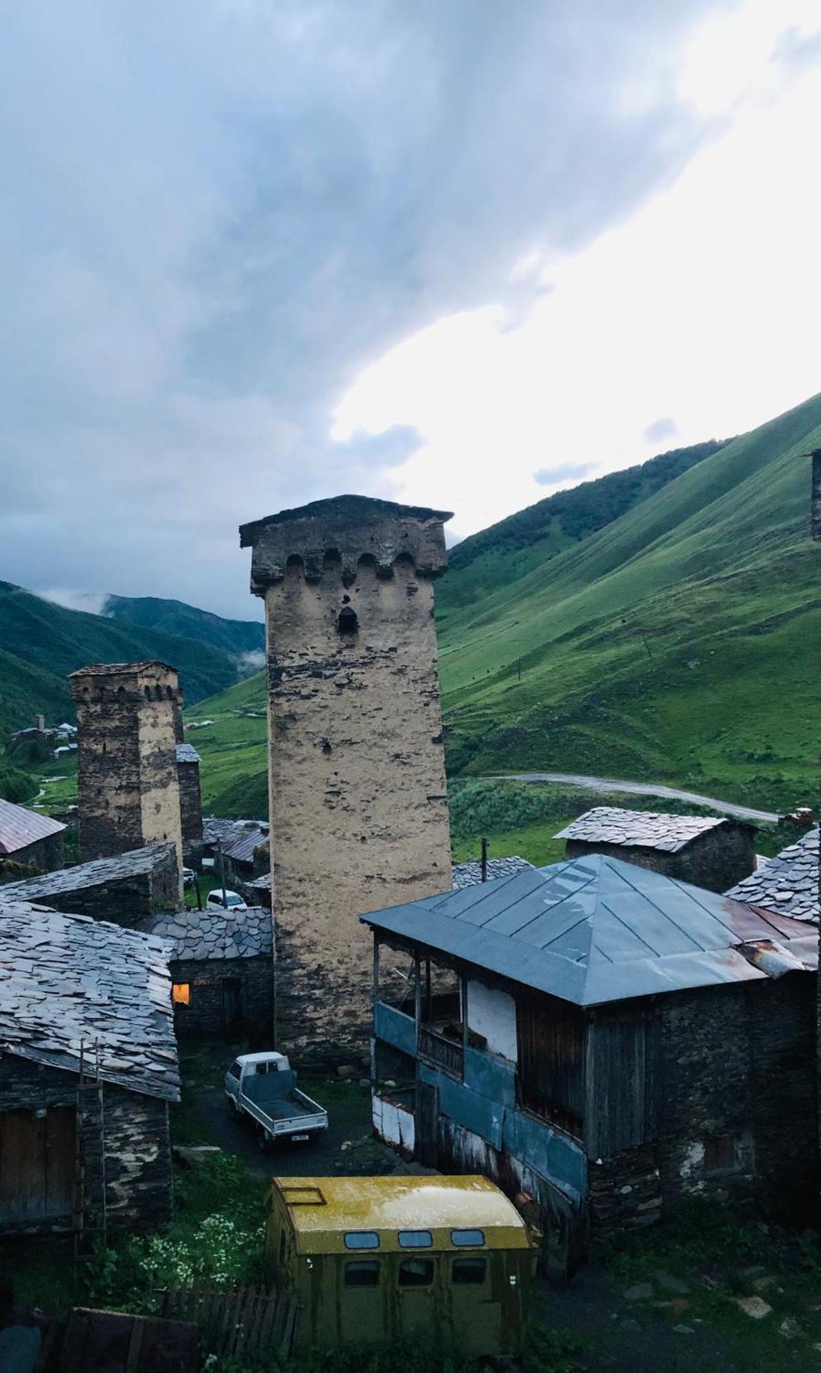 Old House Hotel Ushguli Exterior photo