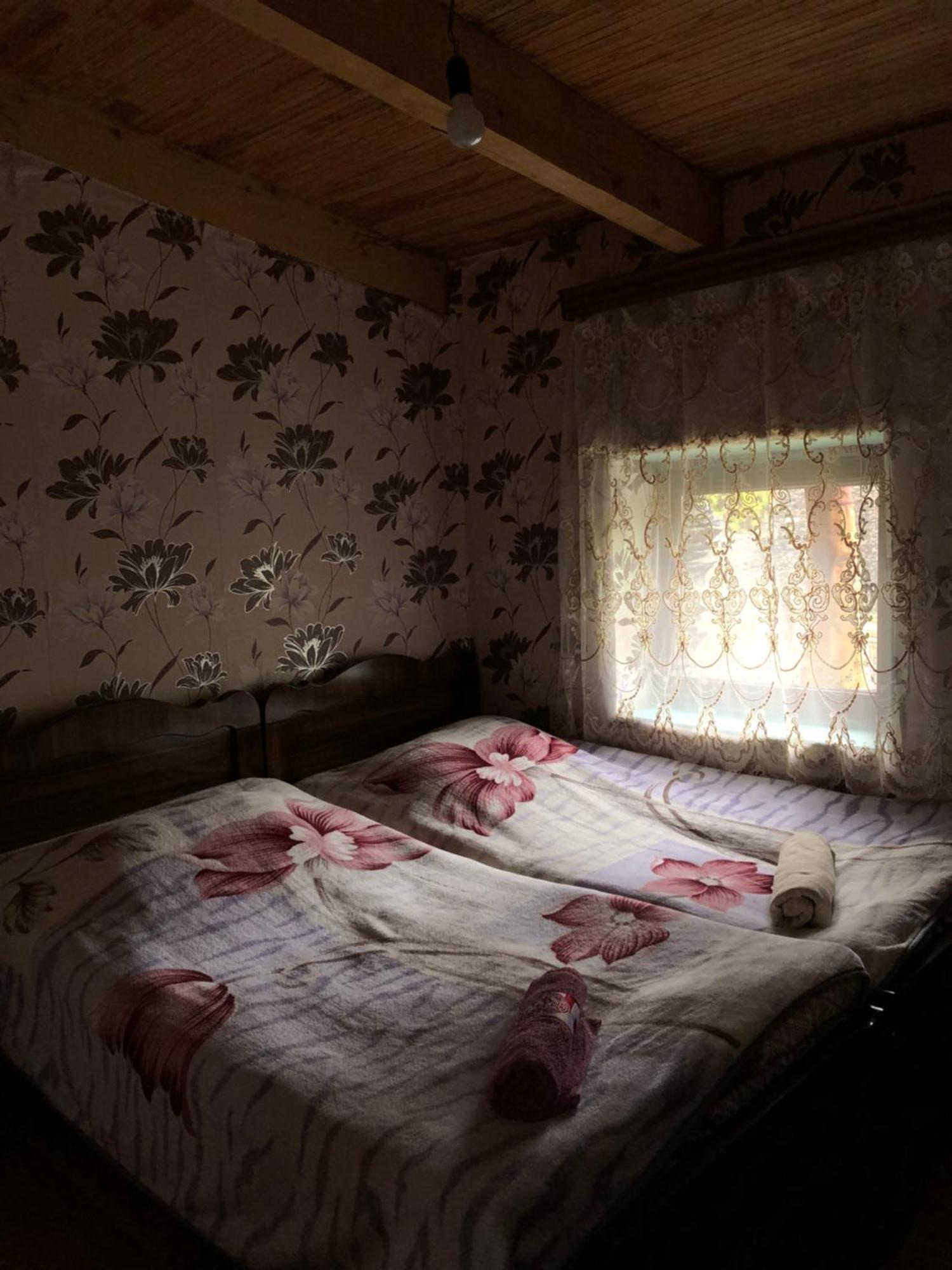 Old House Hotel Ushguli Exterior photo